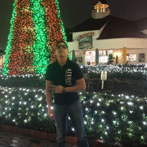 Meet your Posher, Javier